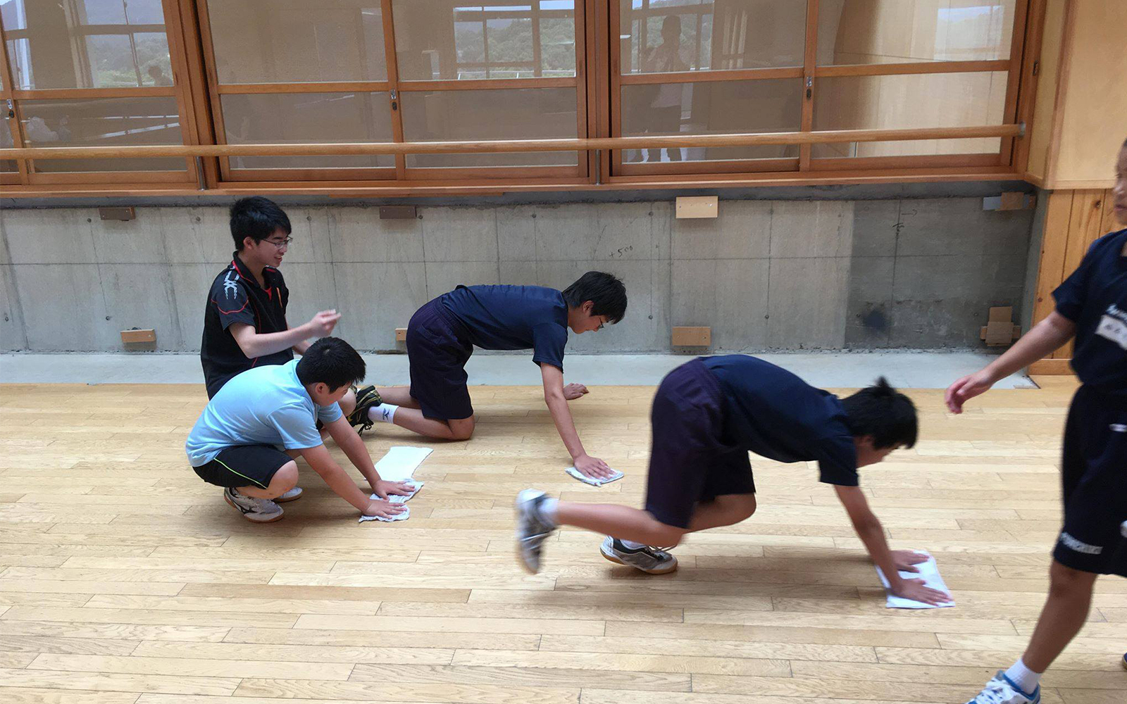 子供たちの掃除の様子